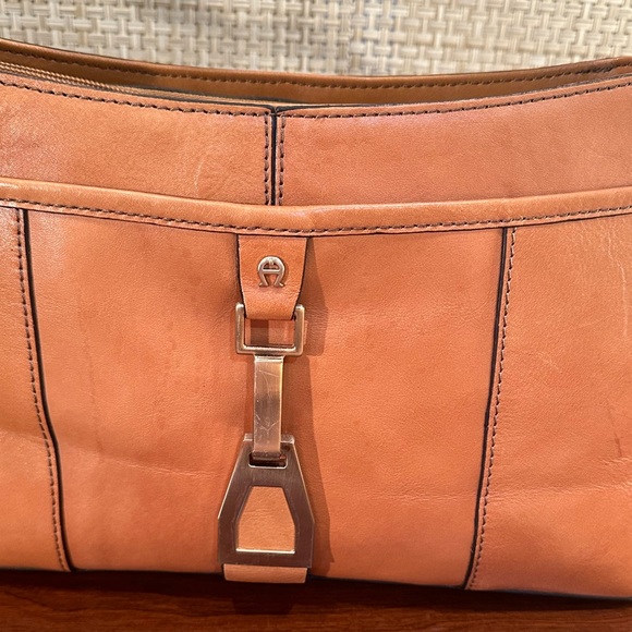 VTG 2000 Etienne Aigner Velden Core  Cognac Leather Compartment Shoulder Bag - Picture 2 of 15